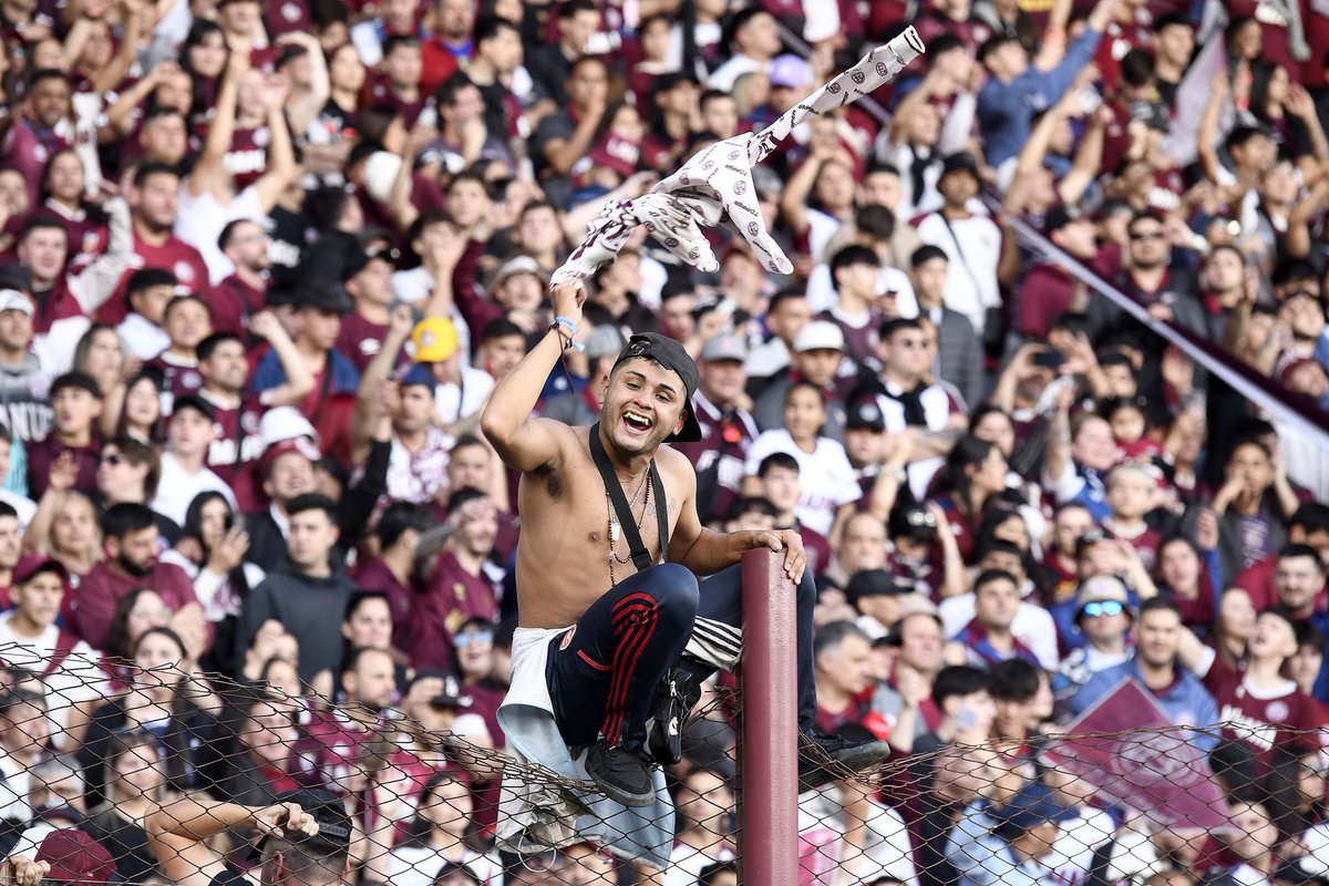 𝐐𝐮𝐞 𝐞𝐬𝐭𝐚 𝐡𝐢𝐧𝐜𝐡𝐚𝐝𝐚 𝐲 𝐭𝐨𝐝𝐨𝐬 𝐥𝐨𝐬 𝐣𝐮𝐠𝐚𝐝𝐨𝐫𝐞𝐬… 

🇱🇻👊 Esto sigue, Grana de mi vida: a dejar el alma en Asunción del Paraguay 🇵🇾
