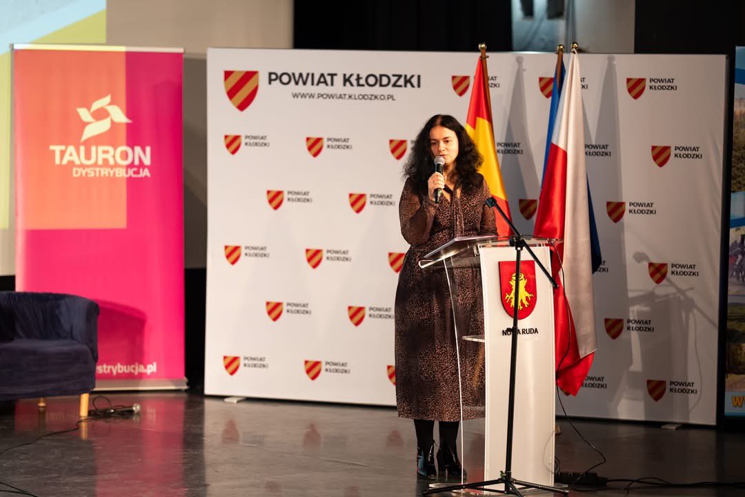 💧 W Powiecie Kłodzkim rozmawialiśmy o bezpieczeństwie i reagowaniu na kryzysy w ramach #BezpiecznyDolnyŚląsk.

Wojewoda <a href="/AZabska/">Anna Żabska 🇵🇱🇪🇺🏰🏀</a> z samorządowcami omówiła działania po ostatniej powodzi i plany zwiększenia bezpieczeństwa mieszkańców. 💪