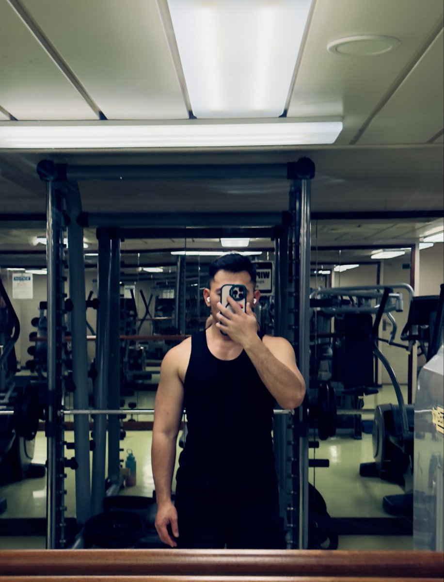 DatuTarsier's tweet photo. Few months ago. https://t.co/V8mE1XUKI5