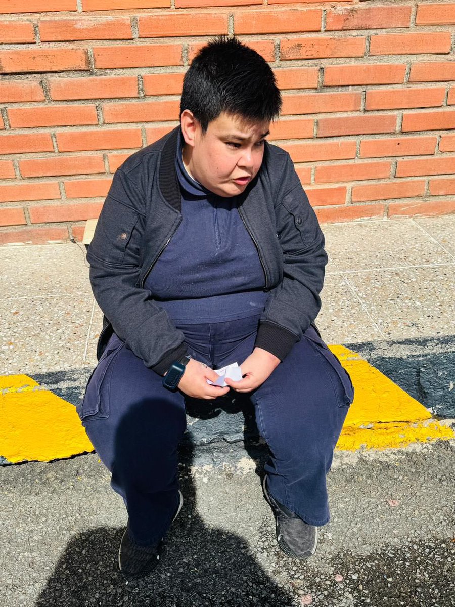 ¡Ayúdalo a volver a casa! 

Carlos Gustavo Durán Araujo, 33 años, está perdido, su mamá se llama Betty, asegura vivir por el Parque del Ángel. 

Está en la estación de bomberos de la Av. 27 de Febrero. maps.app.goo.gl/QWD9vimL47QKAZ…