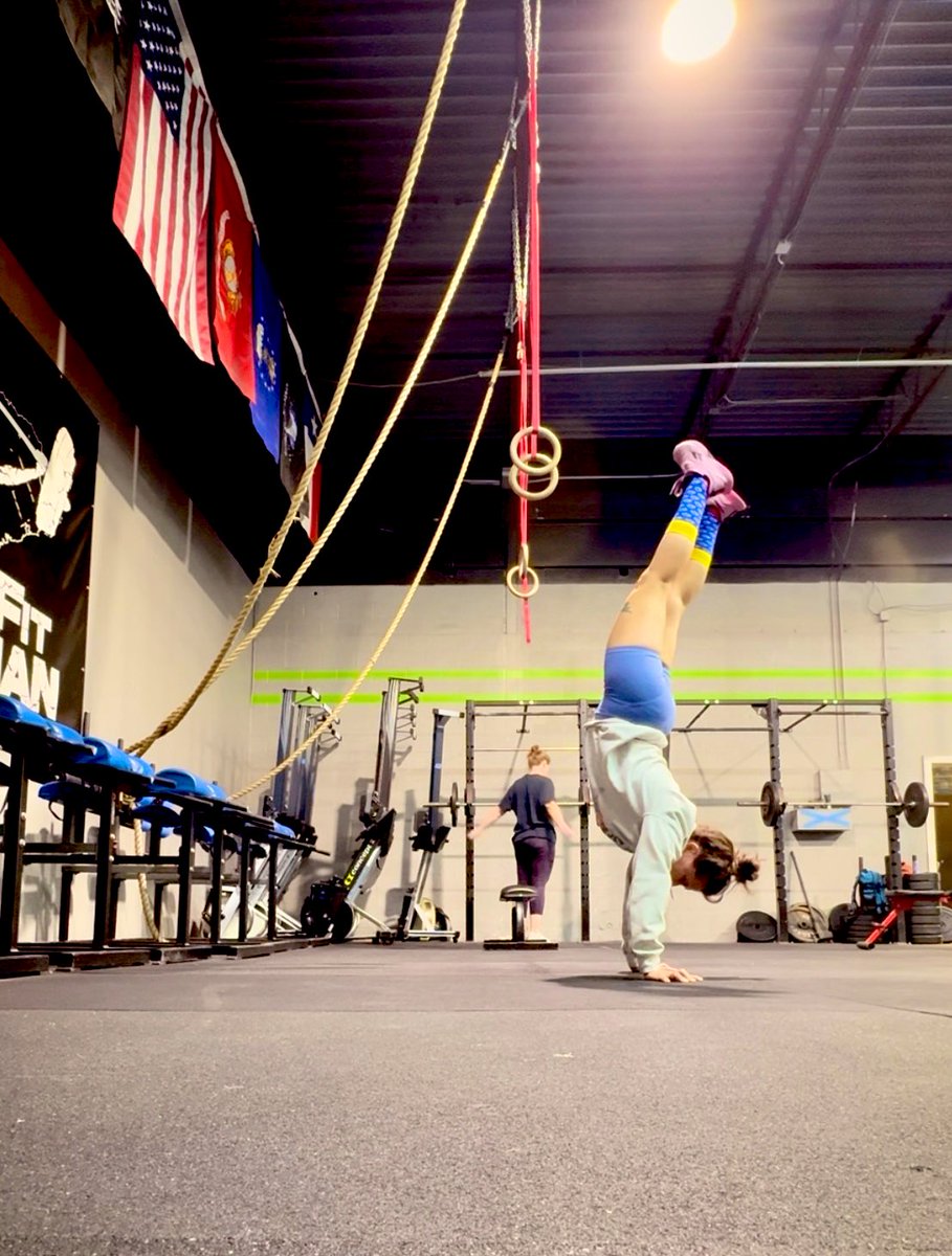 RoxanaCodes's tweet image. Good morning! My friend gifted me a very appropriate sticker. 3:30AM was not so easy today after Seb spent half the night coughing. But we did the things and will continue pushing though. 😅❤️
#fitdevs #tiredbuttrying