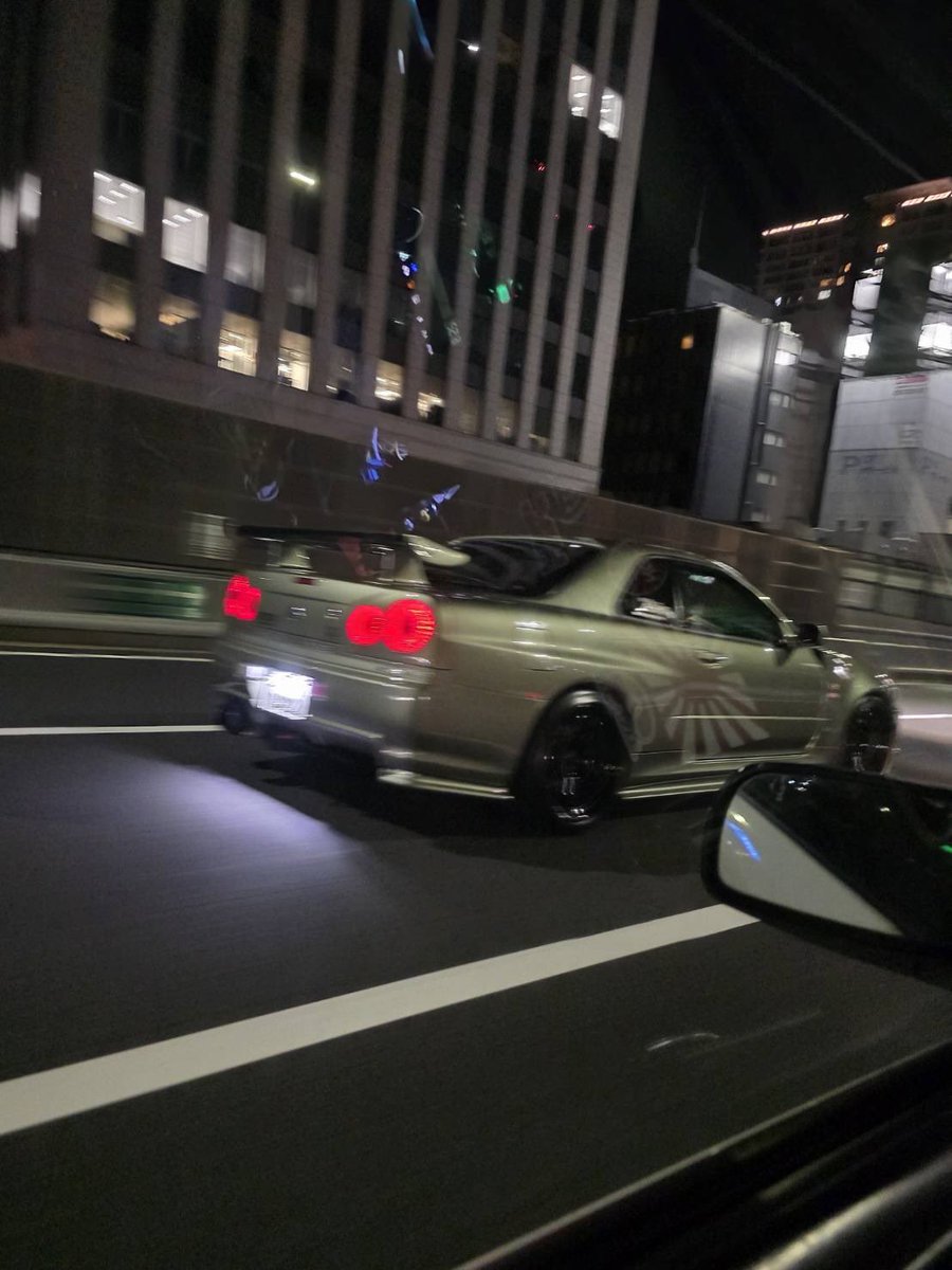 w_gear46's tweet photo. アメ村から環状で目撃したw https://t.co/WI3azLZtNn