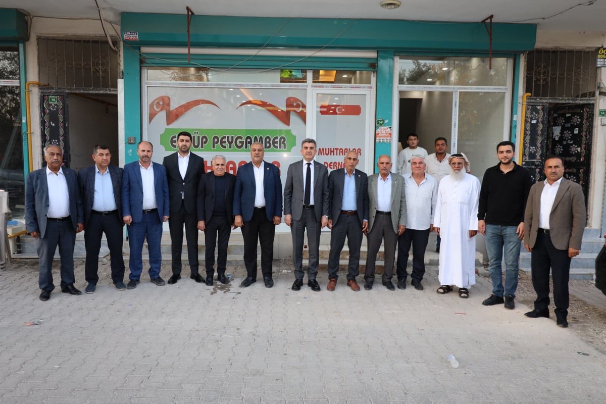 📍Eyyübiye

Hemşehrilerimizle Devletimiz arasındaki köprü olan kıymetli muhtarlarımızı ziyaret kapsamında Eyüp Peygamber Muhtarlar Derneği Başkanı Nurettin Aslanlı'yı  ziyaret ettik. Mahallemizin son durumunu, mahallemizdeki vatandaşlarımızın taleplerini dinledik.

Her daim