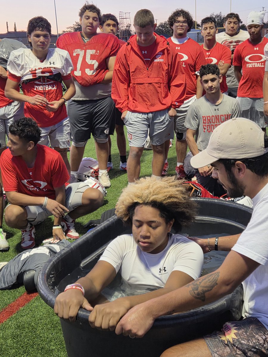 Coach Hartman tweet media