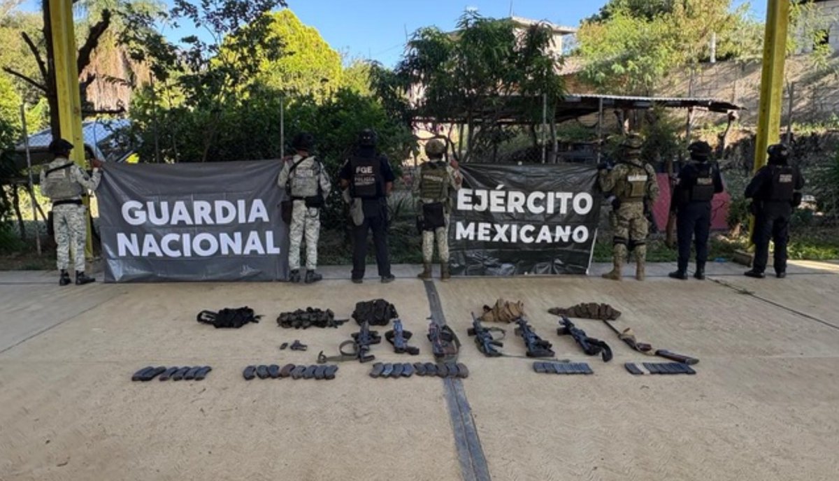 GUERRERO: CAYÓ UN IMPACTANTE ARSENAL DE ARMAS

— La Guardia Nacional asegura 8 armas, municiones y equipo táctico en Teloloapan. Un detenido en pleno operativo de seguridad.  
📎javieroliver.co/2025/11/detien…