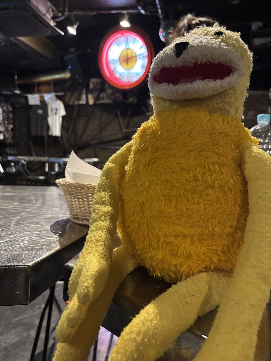flatFUCKINeric's tweet photo. “I am in a shelter. I am alone.” https://t.co/G8HaLHgo7Q