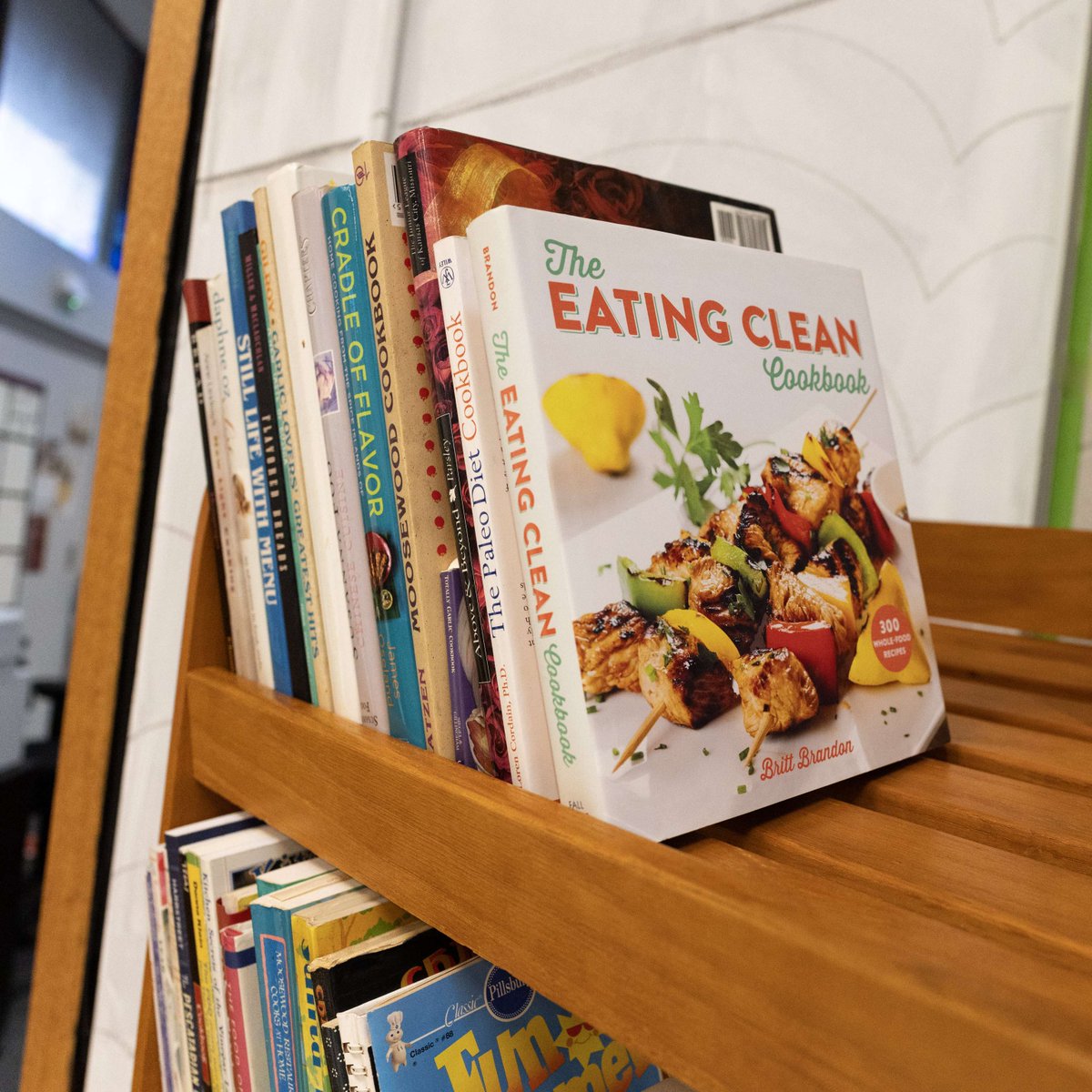 CCKCSJ's tweet photo. Our food market not only provides fresh, healthy food, but we can also offer ideas on how to prepare it. Don't forget to pick out a cookbook when you come by. They're free!
#CCKCSJ #ToServeandToLift #FreshFood #HealthyEating #FoodMarket #EatClean #CookbookGiveaway https://t.co/wRWl352tJw