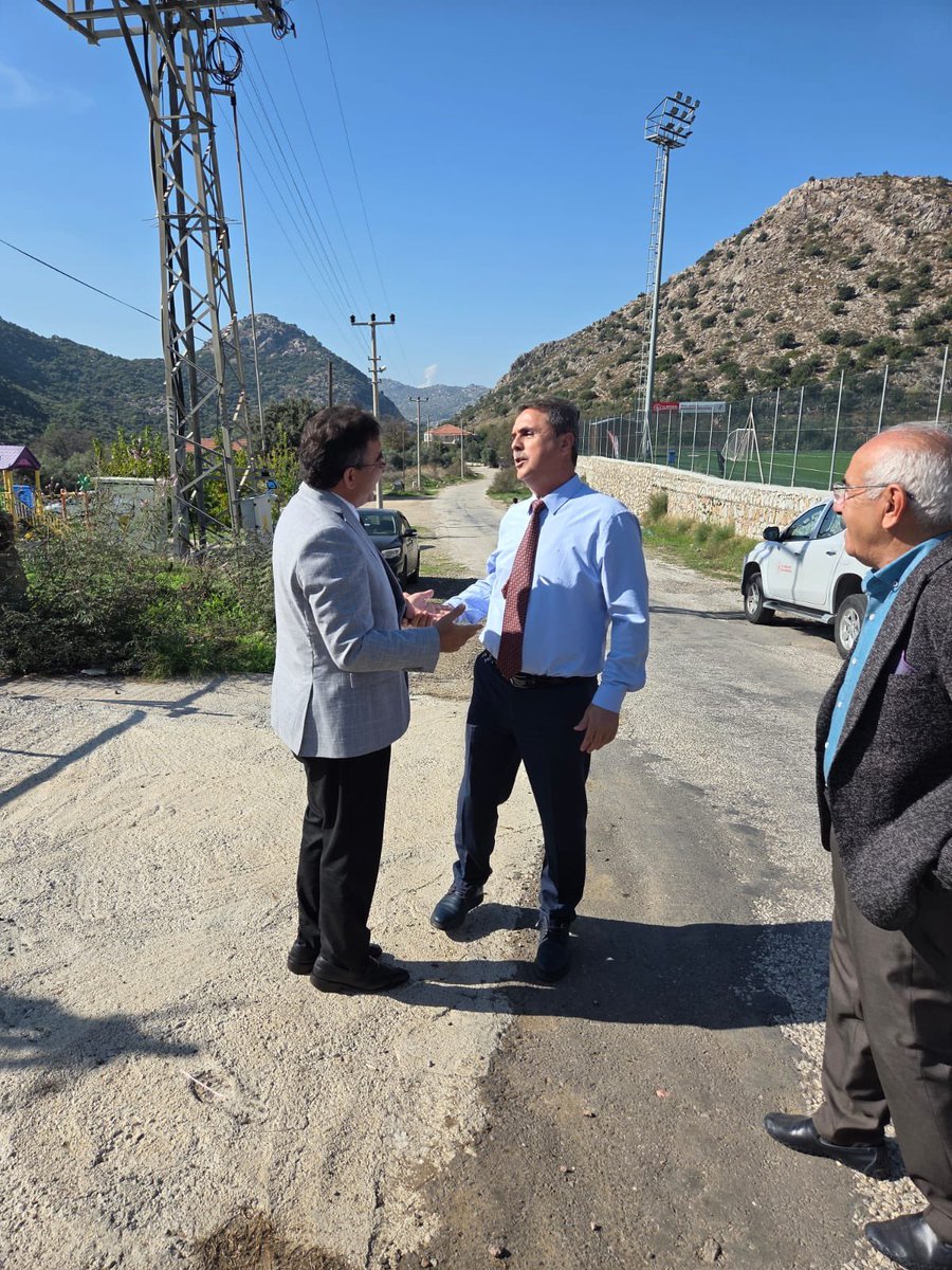 Kaymakamımız Sayın Nurullah Kaya, Muğla Gençlik ve Spor İl Müdürü Musa Kazım Açıkbaş ile birlikte Bozburun Yeşilova Mahallesi Stadyumu’nu ziyaret etti.
Amatör lig maçlarının oynanmaya başladığı stadyumda, eksikler ve yapılabilecek düzenlemeler yerinde incelendi.
<a href="/nurullahkaya45/">Nurullah Kaya</a>