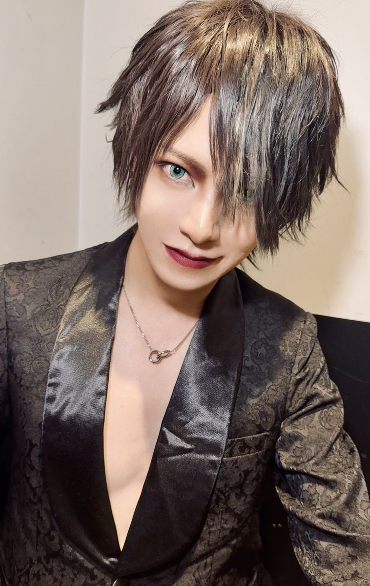 _David_SUI's tweet image. 今夜だけ黒。