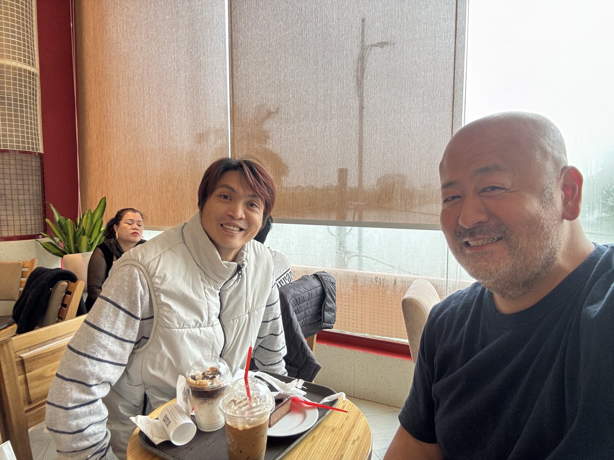 PaddyOno's tweet image. 10年ぶりの再会
懐かしいし元気で何より
時が経つのは早いわ

#nguyentuananh
#acl2
#namdinhfc
#GAMBAOSAKA
#ガンバ大阪
#横浜FC
#yokohamafc
#再会