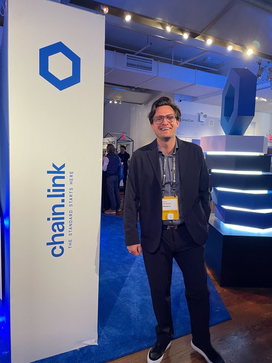 the eagle has landed at #SmartCon 

get ready for some alpha later tonight

<a href="/chainlink/">Chainlink</a>