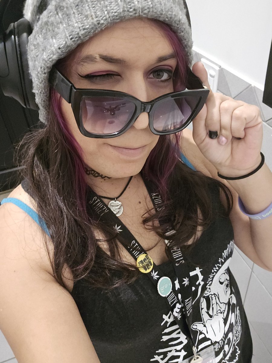 ExFuriousWang's tweet photo. I hope everyone is having a great Tuesday! 💜 

Or else... https://t.co/Q3Mgj4GC8h