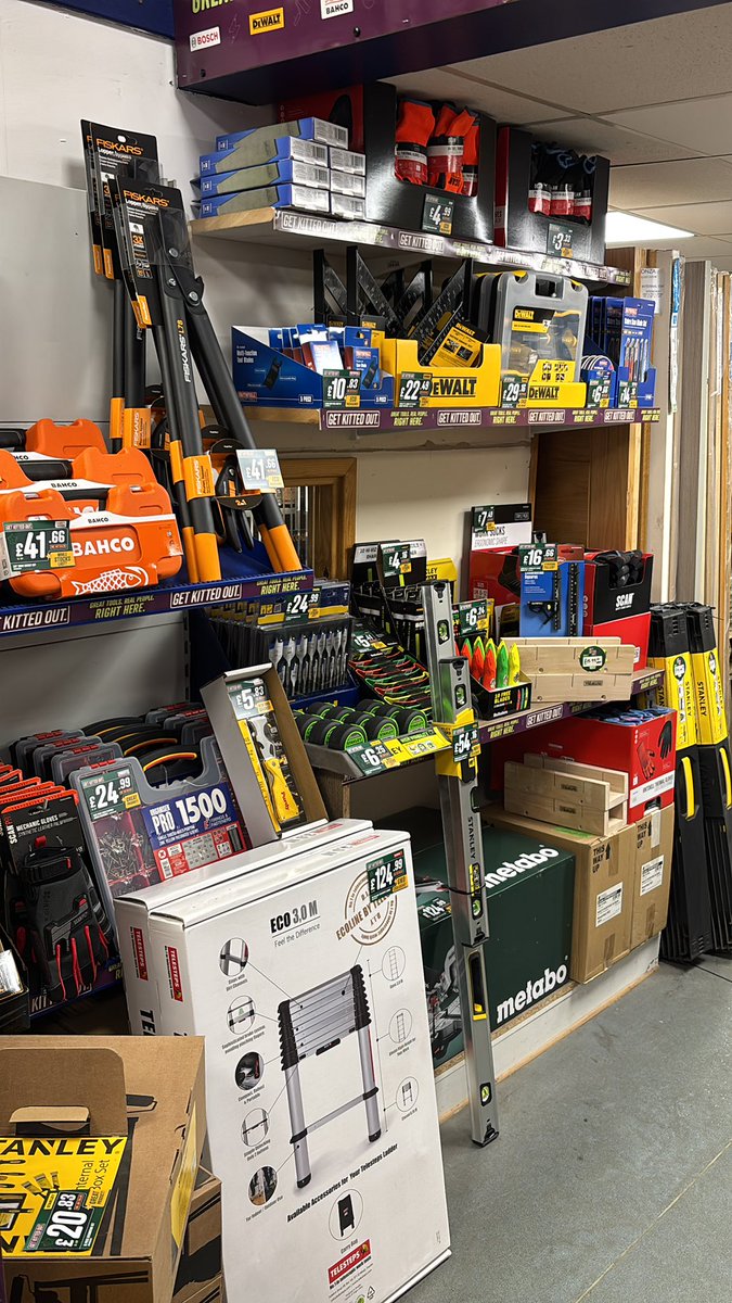 PortwoodTimber's tweet photo. Portwood Christmas deals are in 🎅🏼 https://t.co/vHo7j6Gw1x