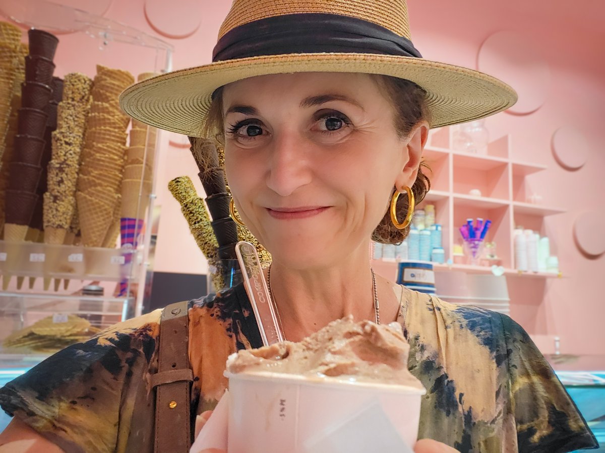 🍨 Ice cream melts. So does your budget when you drive traffic to pages that don’t convert.

✅ Audit competitors
✅ Fix conversions
✅ THEN drive traffic

We’ll show you how (with AI).

Book your free work session:
thesearchguru.com/meet/Leslie 

#B2BMarketing
