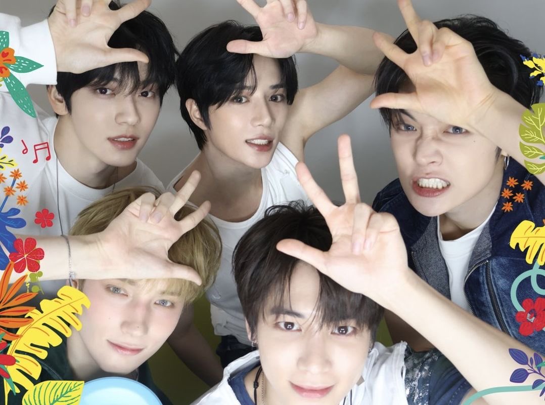 RT &amp; REPLY TO VOTE!!

I vote for #TOMORROWXTOGETHER on #2025MAMAVOTE