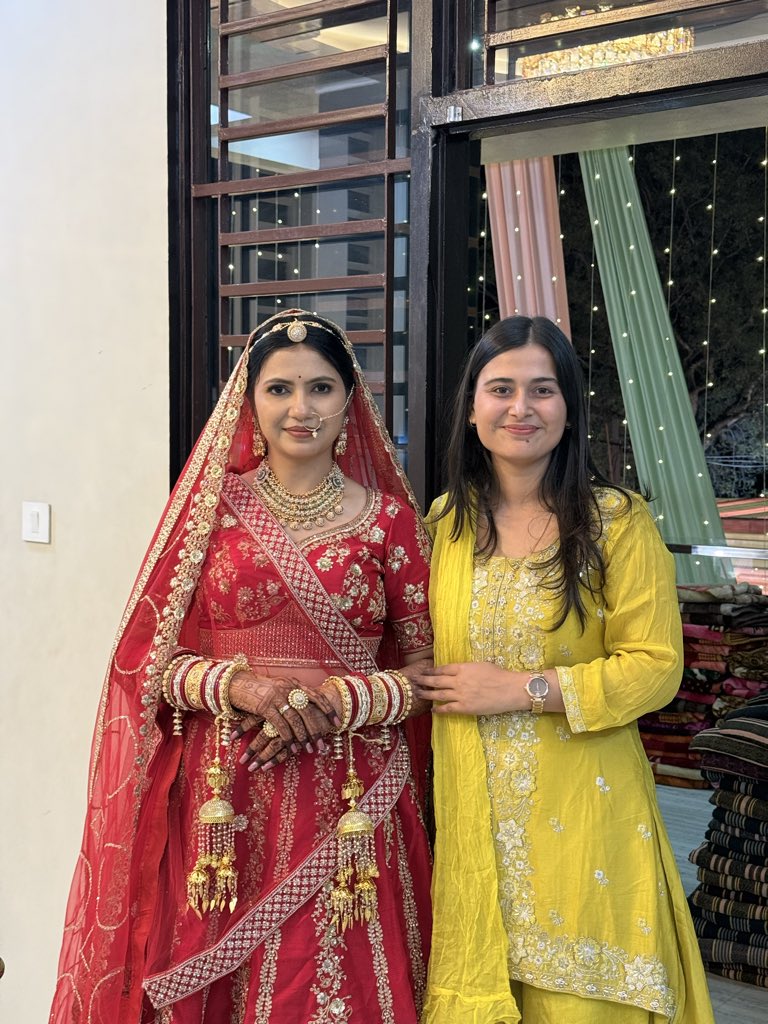 AnjuJhang's tweet photo. सखी डॉ. पुष्पा को वैवाहिक की बहुत बधाई और शुभकामनाएँ 🎉 https://t.co/V8nfJpeLDP