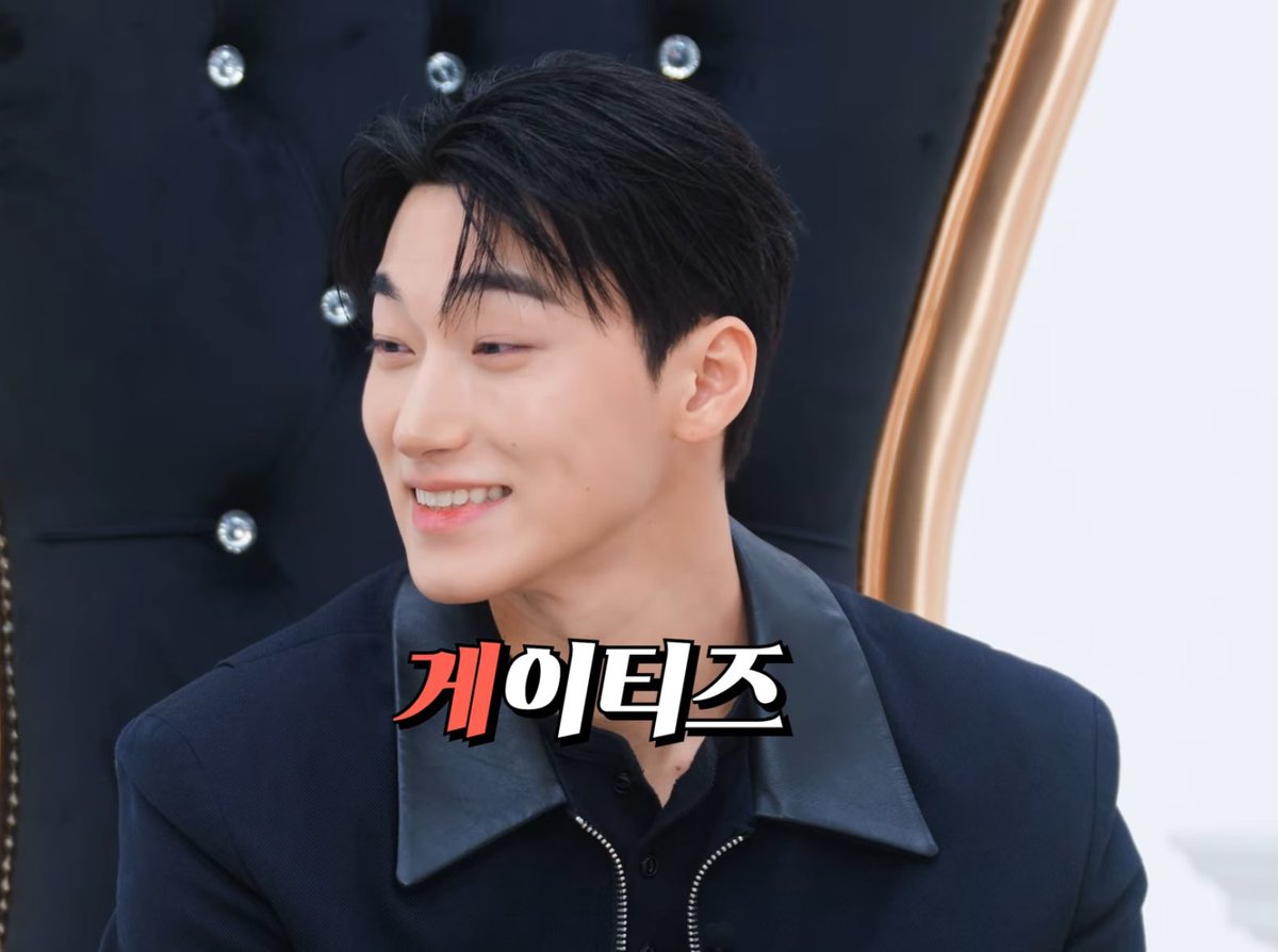 THEWORLDEP69's tweet image. "gayteez" he looks so pleased LMAO