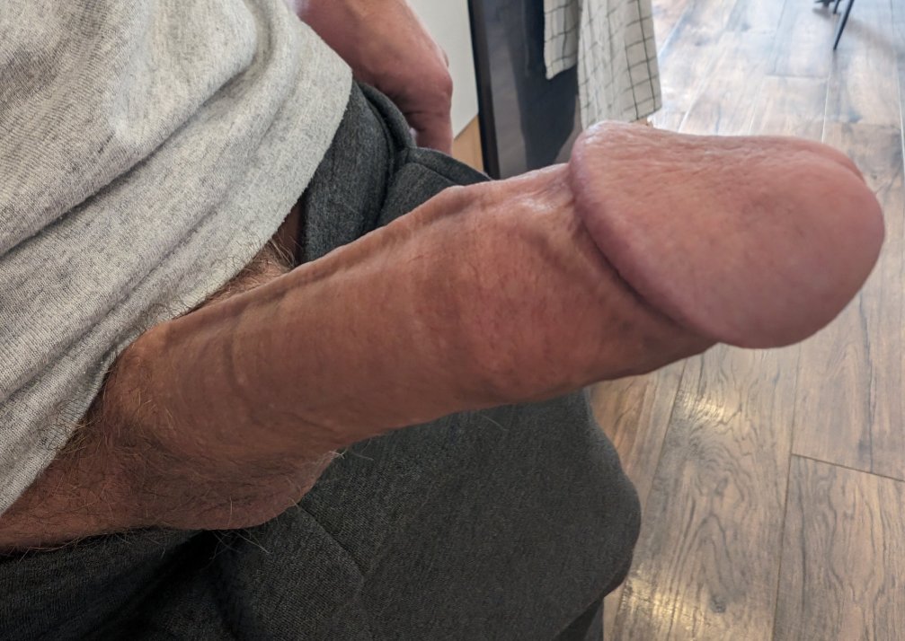 RT if you'd suck it
♻️

RT for a special vid. DM me done when you have