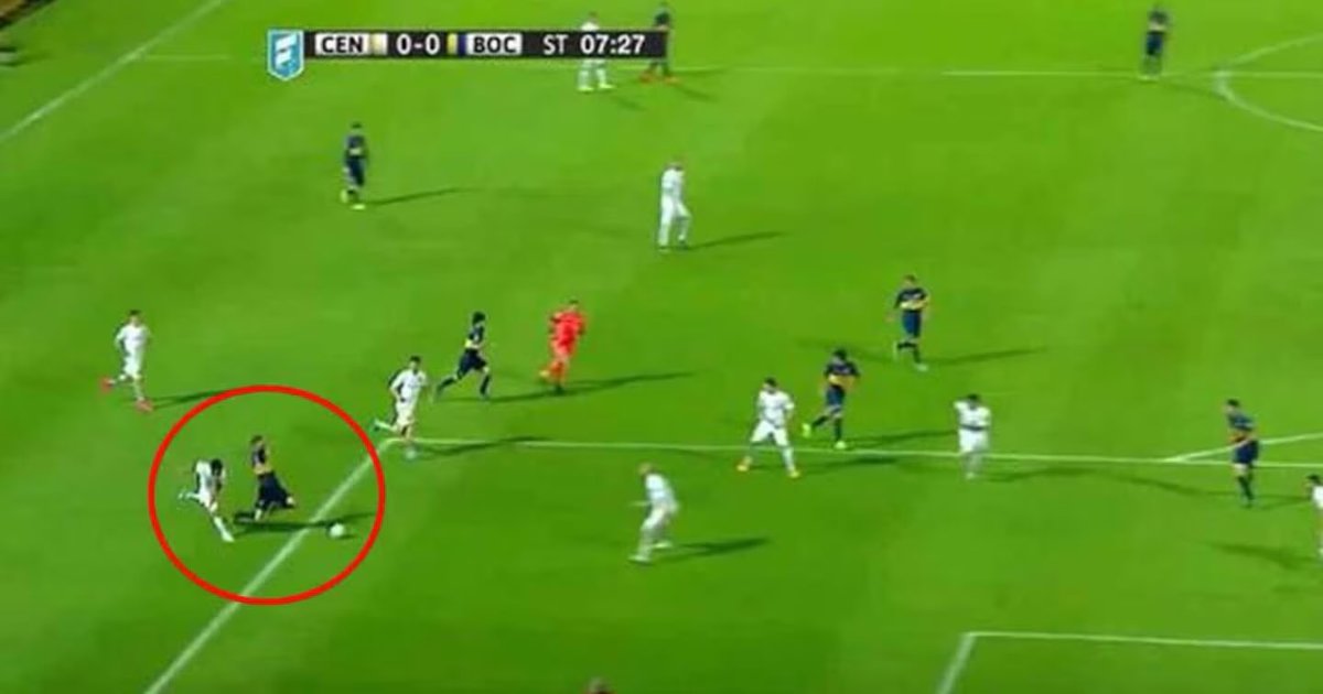 ViejoAuriazul's tweet image. #Central A 10 años del mayor ROBO en la historia del Futbol Argentino, Diego Ceballos, Marcelo Aumente y Ernesto Uziga beneficiaron descaradamente a Boca en esa Final, el día mas negro del Futbol Argentino, ni olvido ni perdón.