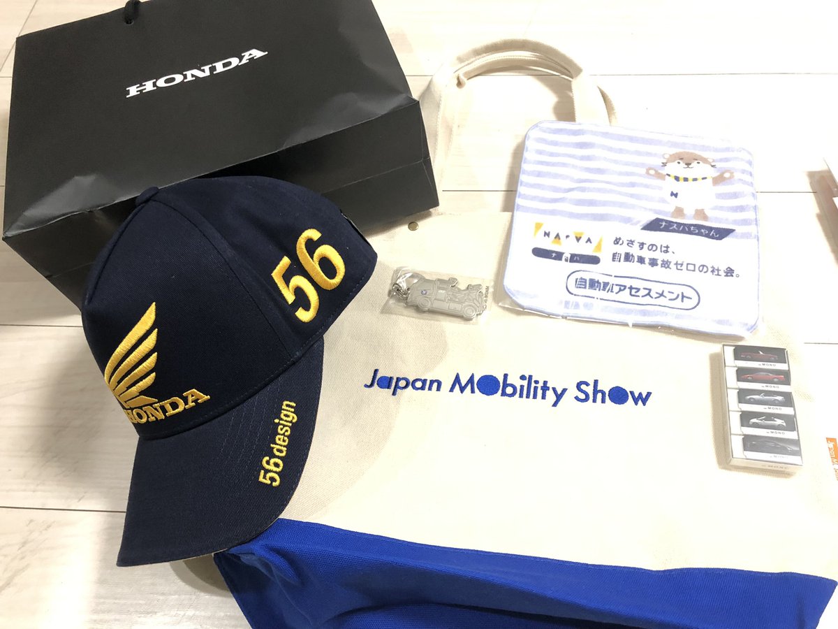 tfkd3's tweet image. #東京モーターショー(笑)行ってきた
#ジャパンモビリティショー っていうのね( ᐛ )ｱﾊｰ
いつから？
久しぶりのトーキョー
ナウでヤングでおニューなシティでした
なかなかの盛況っぷりでおなかいっぱい食べました
#2万歩歩いた
#車の写真ないんかい
#お前のその目で確かめてこい
#紅葉狩りシーズン