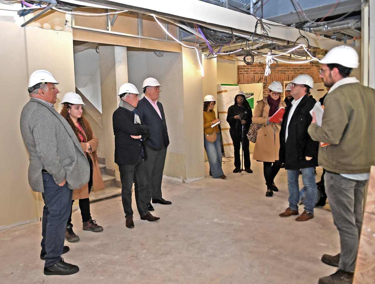 GBOURDOULEIX's tweet photo. Le chantier du futur Centre Municipal de Santé se poursuit rue du Docteur Coignard.
- plus d'1 million d'euros investis pour accueillir dans les meilleures conditions des médecins salariés.
- 9 cabinets de consultation créés.
Rendez-vous en mars pour son ouverture! https://t.co/FAIFkOFzXb