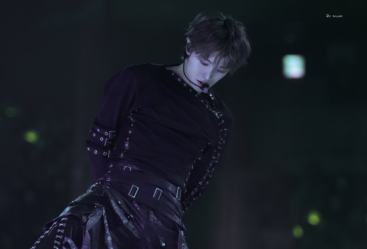 MartiniiBluuu's tweet photo. 뒷짐지고내려다보고있는거진짜처꼴린다 https://t.co/olfO7KLcIq