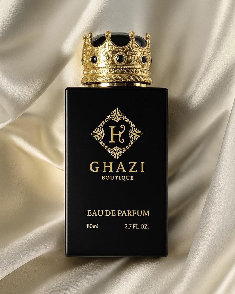 نقاء الأنوثة… في ريحه وحدة 
غازي بيور 

رائحة ناعمة وهادية،
فيها زهور بيضاء ولمسة مسك خفيفة،
تحسّسك بنظافة وأناقة فستان أبيض جديد 

عطر أنثوي راقي بسيط، وثابت بلطافة 
للي حضورها يكفي بابتسامتها ❤️
| كودك: Moa 🛒