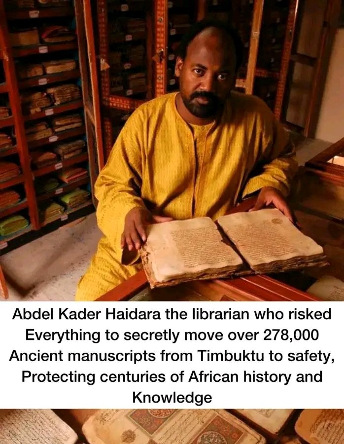 NKOMERWA5's tweet photo. Le bibliothécaire malien qui a sauvé les trésors culturels de Tombouctou des mains d'Al-Qaïda. 
Abdelkader Haidara a contribué à protéger les précieux livres historiques et les manuscrits anciens inestimables de cette ville légendaire contre les djihadistes occupants. https://t.co/B6MRl2zAZp