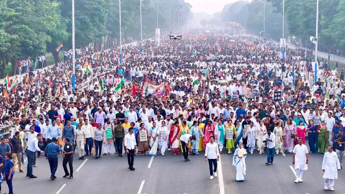 APURBAGHORUI6's tweet image. আমরা জান দেব কিন্তু মান দেব না।
বিজেপির বিসর্জন হবেই 🔥
#MamataBanerjee