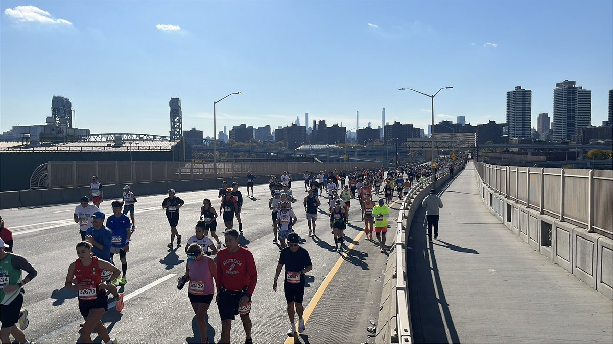 NYC MARATHON 2025. From Manhattan to The Bronx. Willis Bridge. youtube.com/shorts/P2E7ezF… via <a href="/YouTube/">YouTube</a>