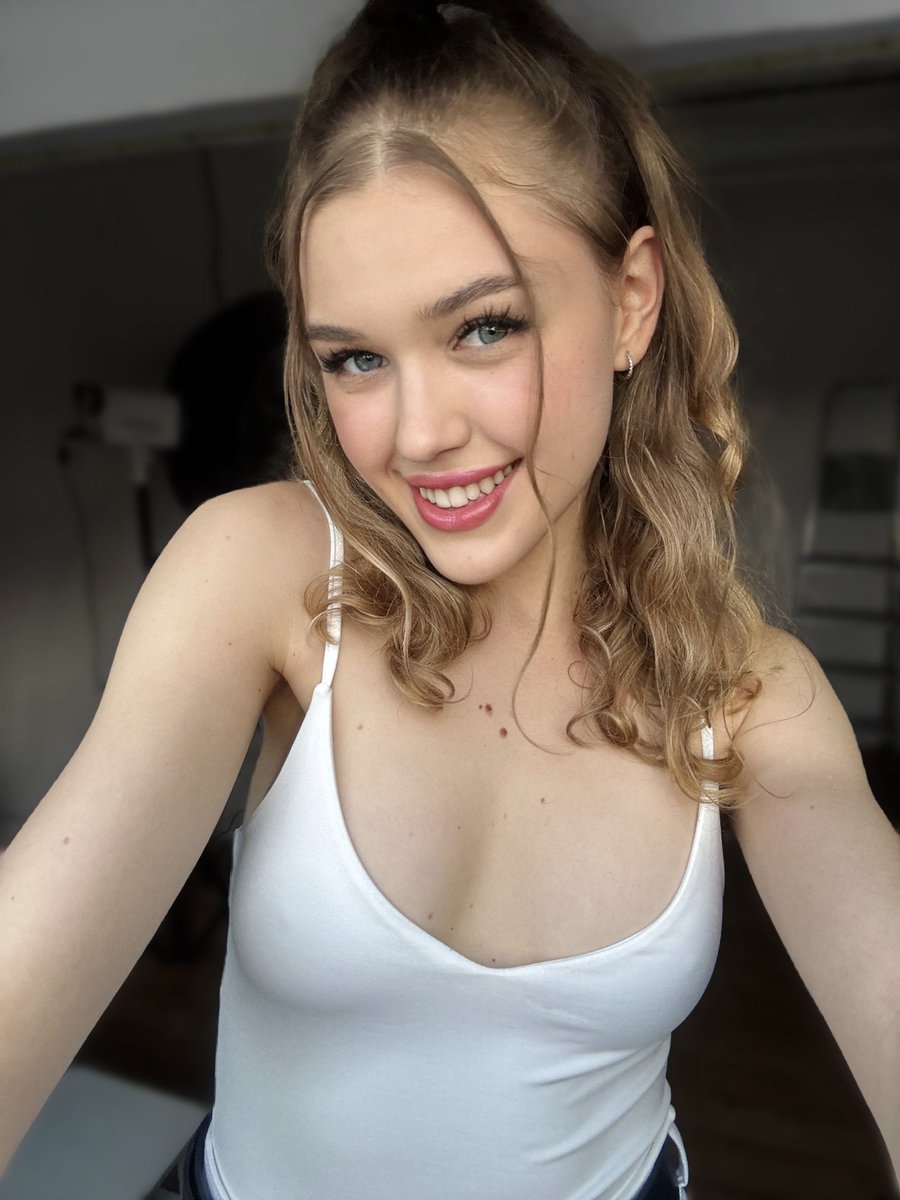 Lily_huy's tweet image. Une jolie photo dans tes dm ?
Rt ce post alors 😍