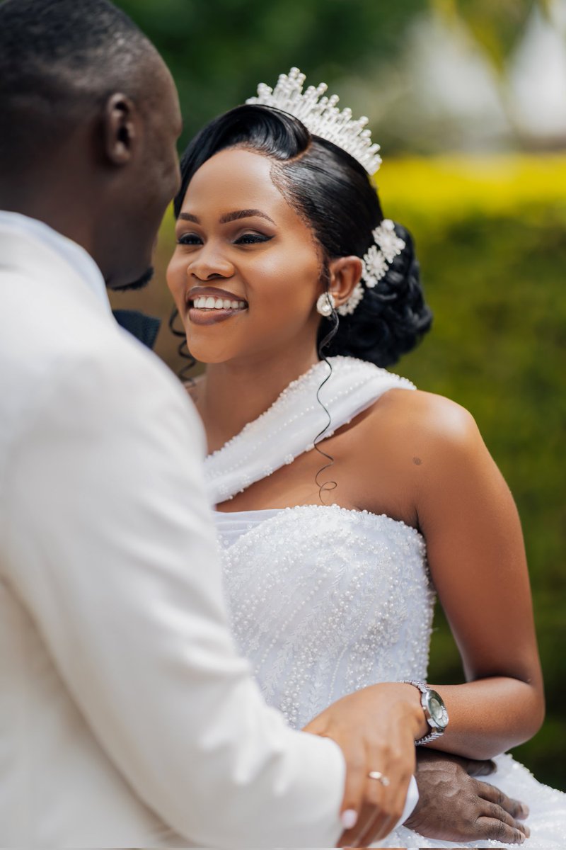 Riza_pictures's tweet image. Frames from the Weekend.

Emma and Priscillah.   Thread!