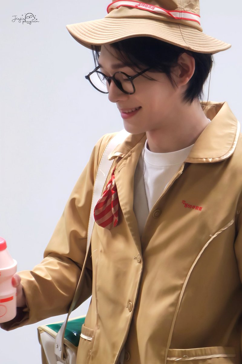 251101 | Jump Up ENT사인회

 #첸 #CHEN 
#KIMJONGDAE #JONGDAE 
 #김종대 #종대 
<a href="/CHEN_INB100/">CHEN_official</a>