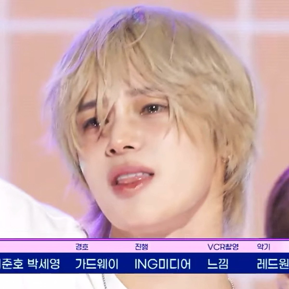 멀 tweet media