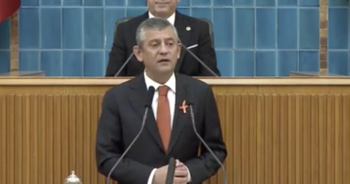 ⚖️ Özgür Özel’den sert çıkış

“Ant olsun ki ne bu Turizm Bakanı’nı, ne o yetkilileri, ne Soma’yı yakanları, ne de Ermenek’teki sorumluları bırakmayacağız

Cumhuriyet Halk Partisi iktidarında yeniden yargılanacaklar”

#demokratgundem #ozgurozel #soma