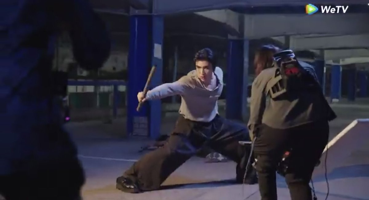 เห็นฉากที่พี่หมวดสอนศิลปะป้องกันตัวให้น้องวายุ

สิ่งที่คิด -  ให้น้องฝึกเอาไว้ป้องกันตัวเอง เพราะเป็นห่วง
สิ่งที่เป็น -  น้องฝึกเอาไว้ปกป้องผัวจากโจร

UPPOOM WeTV ALWAYS MORE
#WeTV2026xUPPOOM
#WeTVAlwaysMore2026 
#uppoompat #poompps #UpPoom