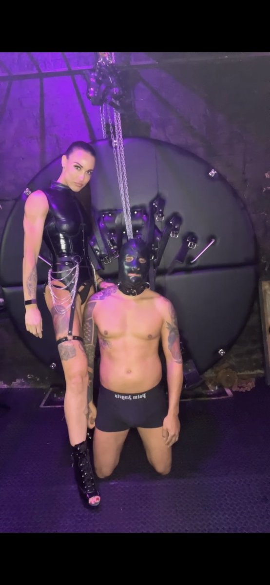 mollym5chambers's tweet photo. On your knees you will find the freedom that you crave https://t.co/ZFQ8nizUkn