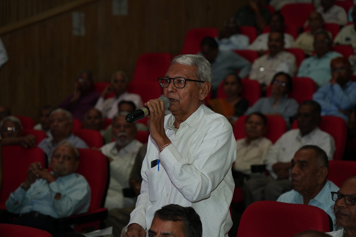 DOPPW_India's tweet image. In the Mega Camp organized by O/o Controller of Communication Accounts, Gujarat, on 4th  November, 2025 at Tagore Hall, Ahmedabad, under Nationwide DLC Campaign 4.0, Sh. V. Srinivas, Secretary (P&amp;amp;PW), interacted with pensioners, who expressed their satisfaction and happiness at…