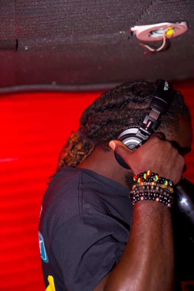 crossmoneykidm's tweet photo. Don’t get it twisted this is years of grind in one name.
CrossMoney.
Rap game, hustle bloodline.
Born in Benin. Raised by sound.
From street corners to studio lights the journey continues.
🔥 #HerBody
#CrossMoney #MoneyMakersRecords #BeninToTheWorld #HerBody https://t.co/23IarPgPyk