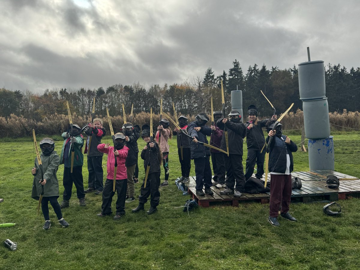 BarnfieldsPS's tweet image. Some sharp shooting (and even sharper dodging) during Archery Tag today! 🎯