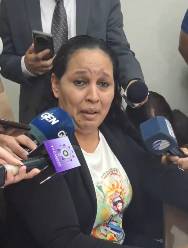 EN LÍNEA| 📞Prof. Liz Prieto, víctima de la #mafiadelospagares 

🔴 Un microondas de G. 3.000 millones: Compró el electrodoméstico por G. 1.000.000 y ya pagó G. 78.000.000, pero el sistema le dice que sigue debiendo

🗣️"En el 2016 se va un grupo de vendedores en una sala