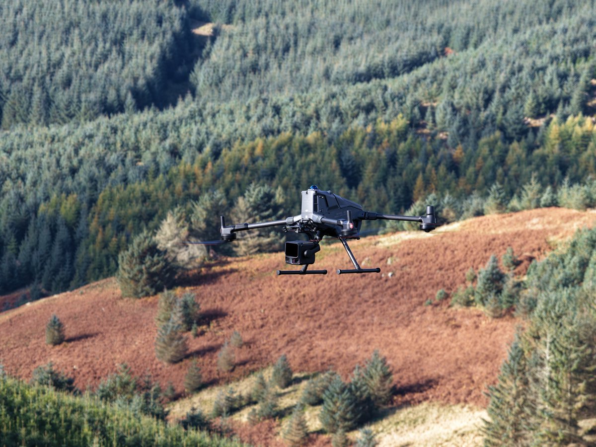 DJI launches Zenmuse L3 LiDAR payload for long-range, high-precision drone surveys. 

Highlights: Up to 16 returns. Dual 100MP RGB cameras. 100KHz-2MHz scan frequency. High-altitude mapping.

Pre-order now: heliguy.com/products/dji-z…

#drones #lidar #survey #mapping #djienterprise