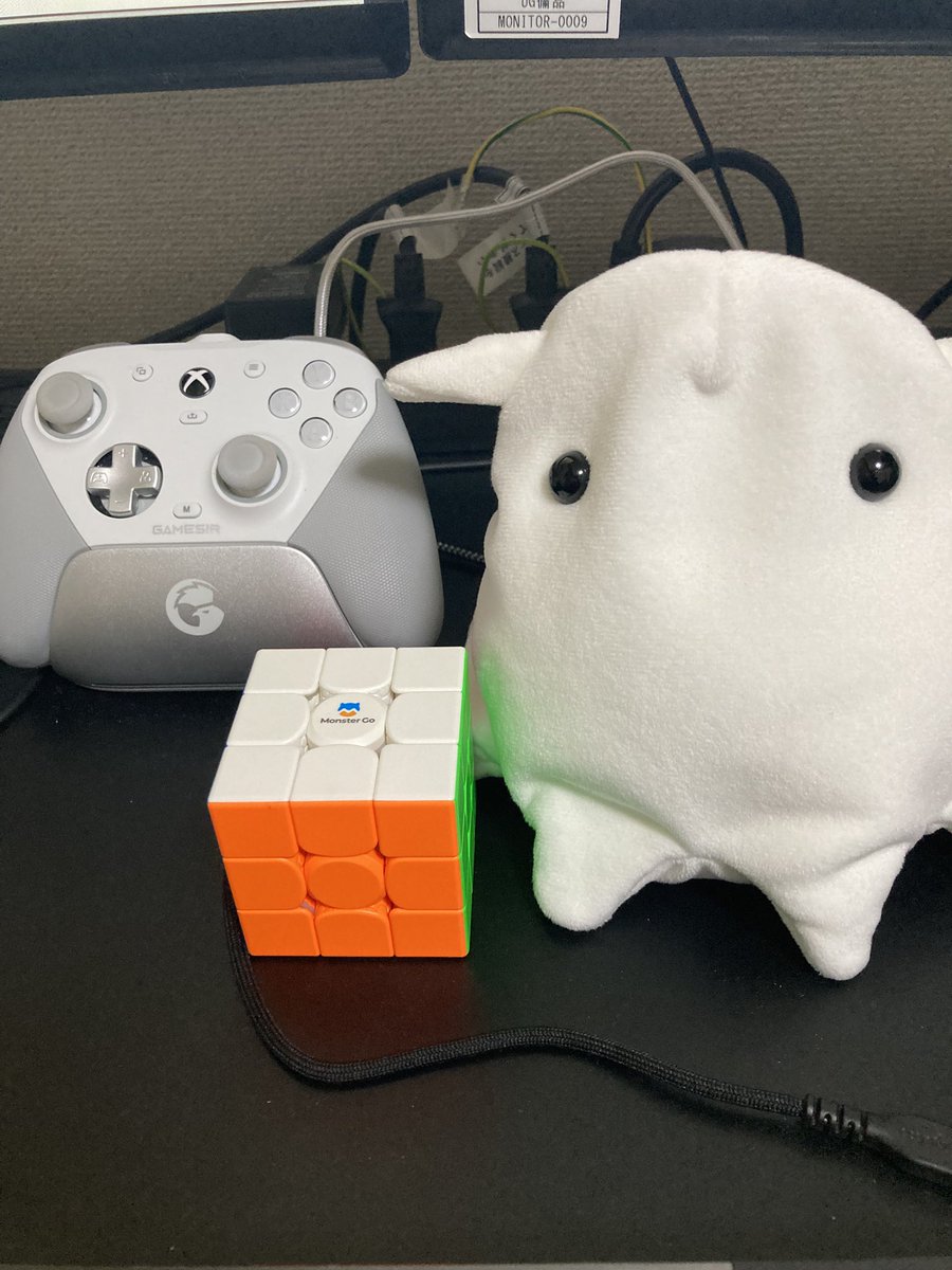 moshi_yoshio's tweet photo. ルービックキューブやってみてるけどこれ楽しいな！ https://t.co/UARsYMP9Zo