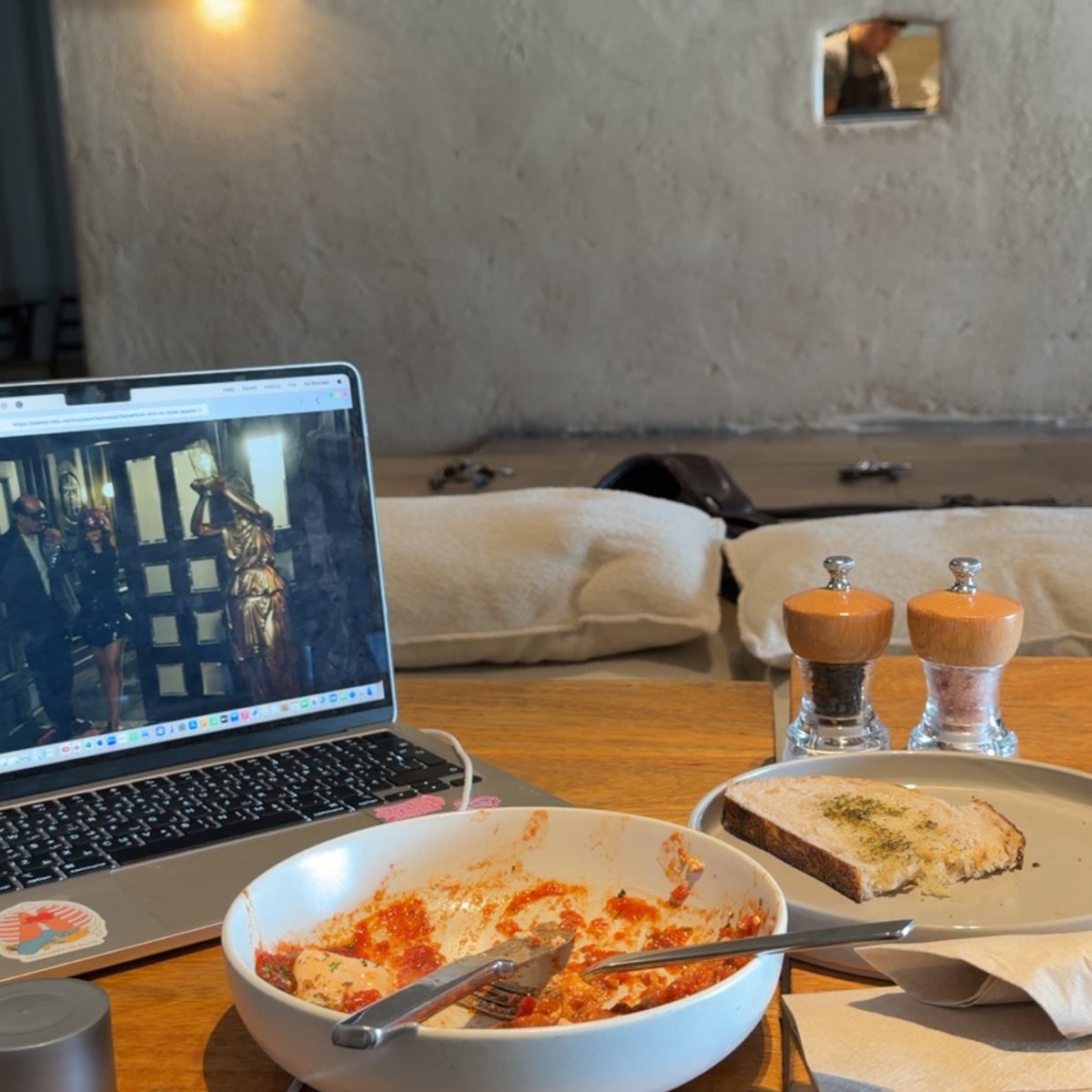 prvmesho's tweet image. About today 🩺