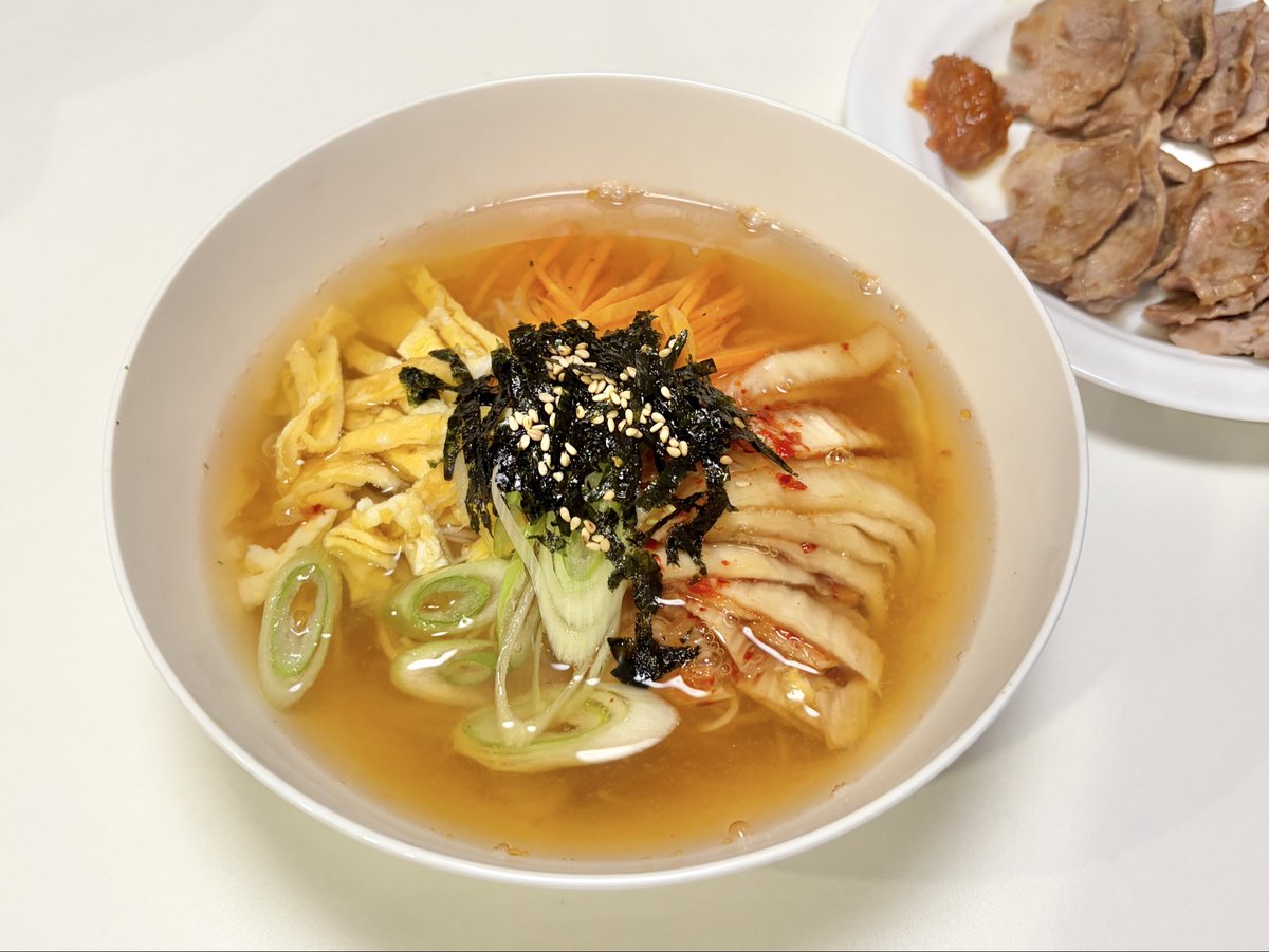 날이 싸늘하니 뜨끈한 국수 후루룩
 #キムもぐもぐ