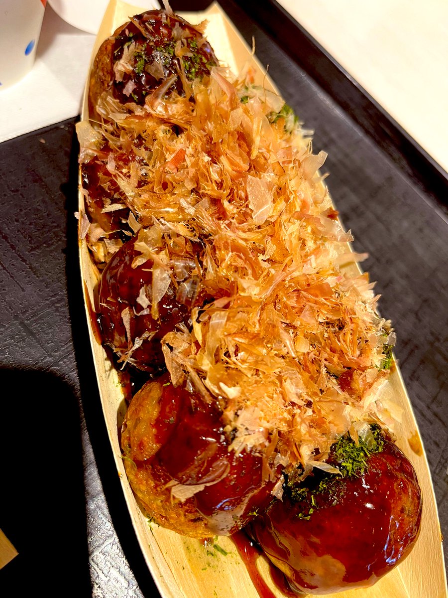 aki_0706u's tweet image. 銀だこ
100円引きでたこ焼きを頂きました🐙
ドジャーズの活躍の恩恵を受ける事が出来ました⚾️
本当にありがたいです⚾️
アメリカだとこれで1000円超えてくるんだろうなとか思いながら美味しく頂きました☺️⚾️

gindaco.com

#たこ焼き　#ドジャーズ　#銀だこ