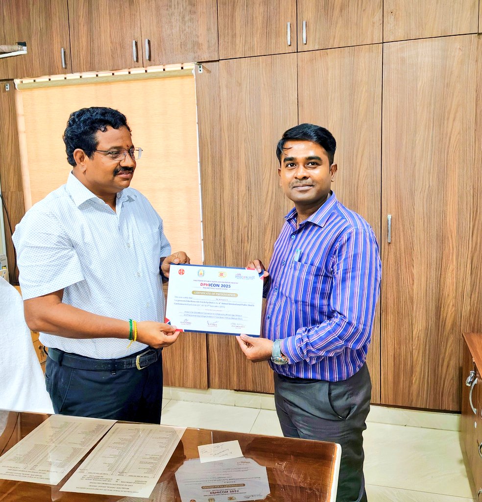 dr_nish's tweet image. An incredible moment at #DPHICON2025! Getting a special appreciation from Dr. Sampath sir, Additional Director (PHC),at #PeriyarUniversity in #Salem hosted a fantastic conference! 🚀💡
Oral presentation on Cyberbullying