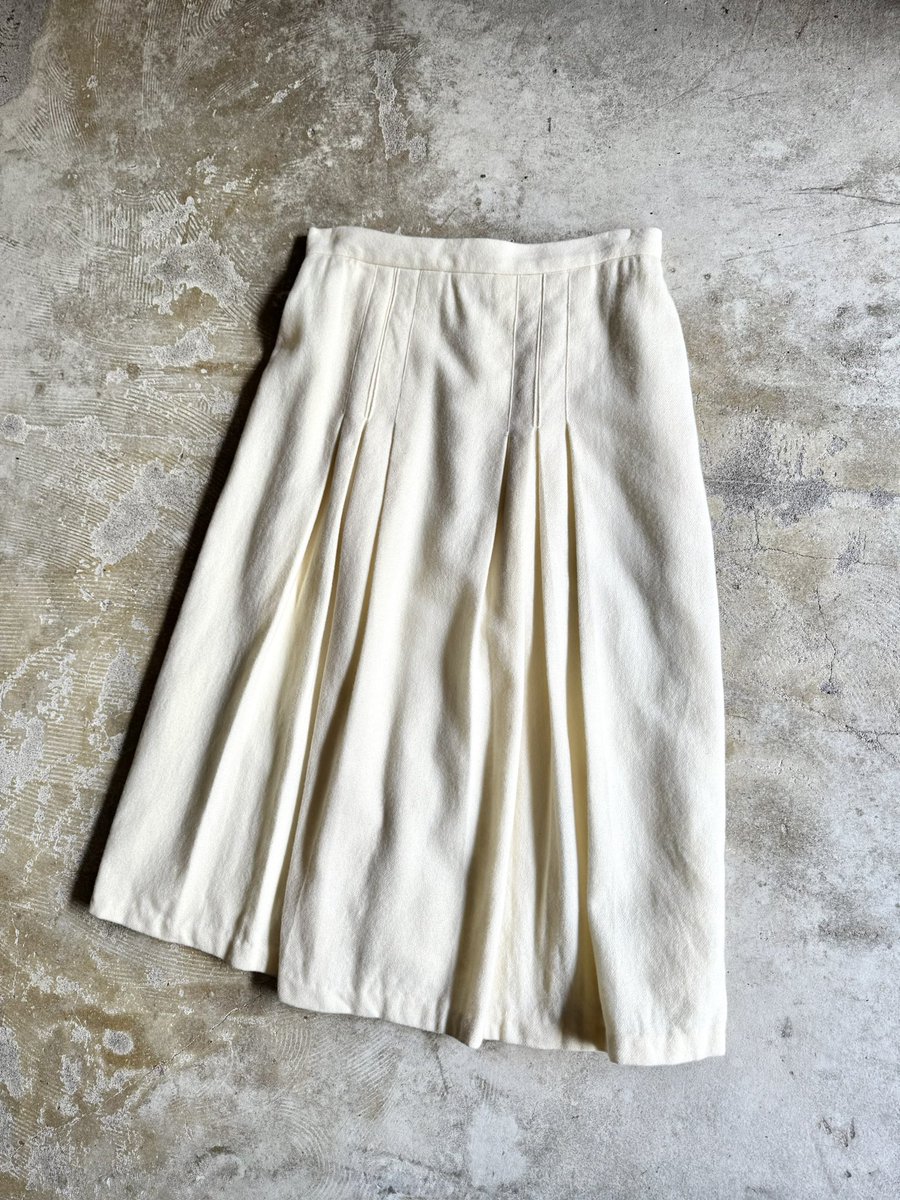 lightcave_alice's tweet image. ウール ボックスプリーツスカート