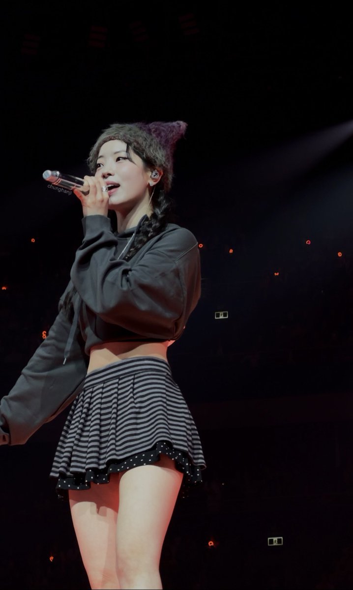 chunghanji's tweet photo. dahyun absolutely glowing 🌟
#DAHYUN #ダヒョン #다현 #TWICE
#THISISFOR_SYDNEY_D1 #THISISFOR_SYDNEY
#TWICE_THISISFOR_WORLD_TOUR https://t.co/O4u9LAAXW8
