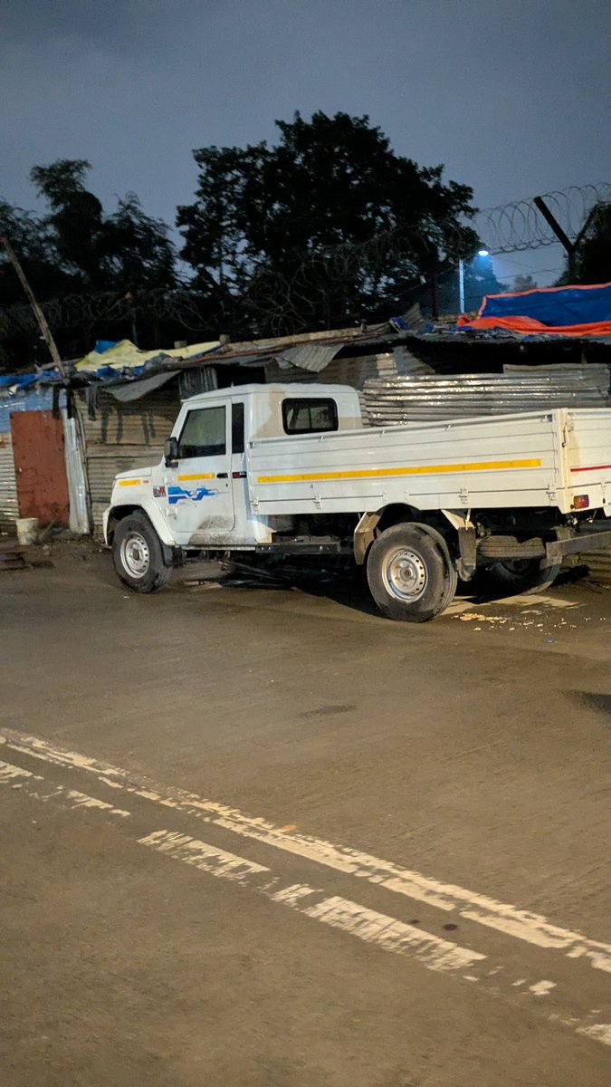 Jeetusanjeeva's tweet photo. @mybmcWardKE Sir , i agree &amp; appreciate that the BMC contractors hv to b gvn space fr thr labr , tht y i rqst u to bld gud concerte house for thm so d wrkrs also lead a good life, bt look at wht happens whn gud provision is nt provided . Location Access Road to Akruti Aneri Marol https://t.co/vpaKfGpn7j